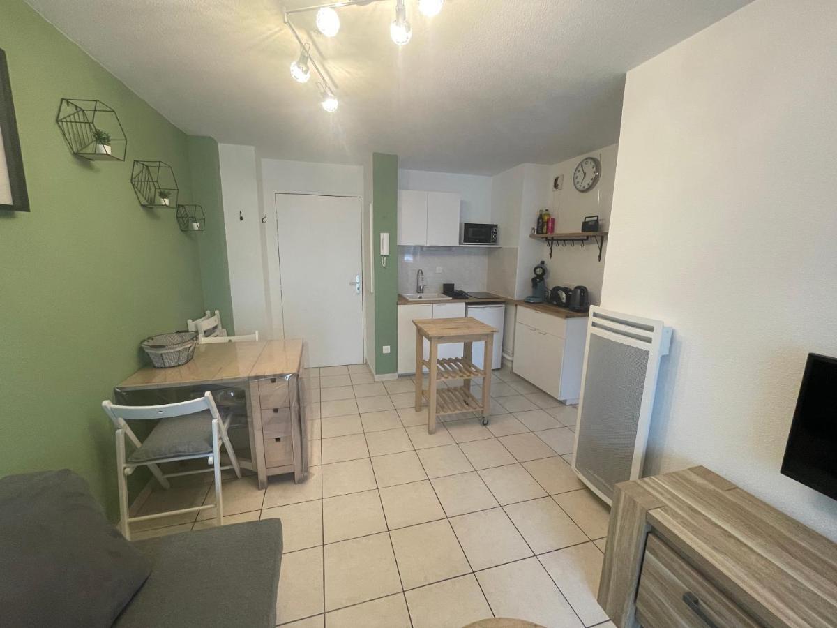 Appartement Cosy Sur Proche De Toutes Commodites, Parking Prive Sète