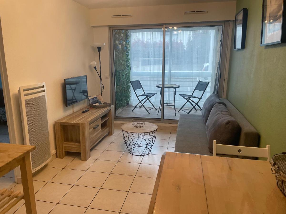 Appartement Cosy Sur Proche De Toutes Commodites, Parking Prive